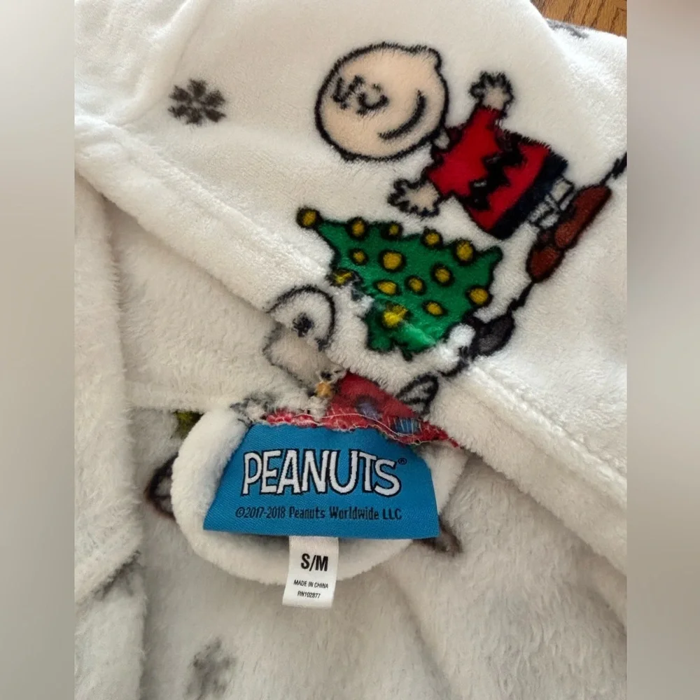 Peanuts Bath Robe- size S/M - Picture 3 of 6